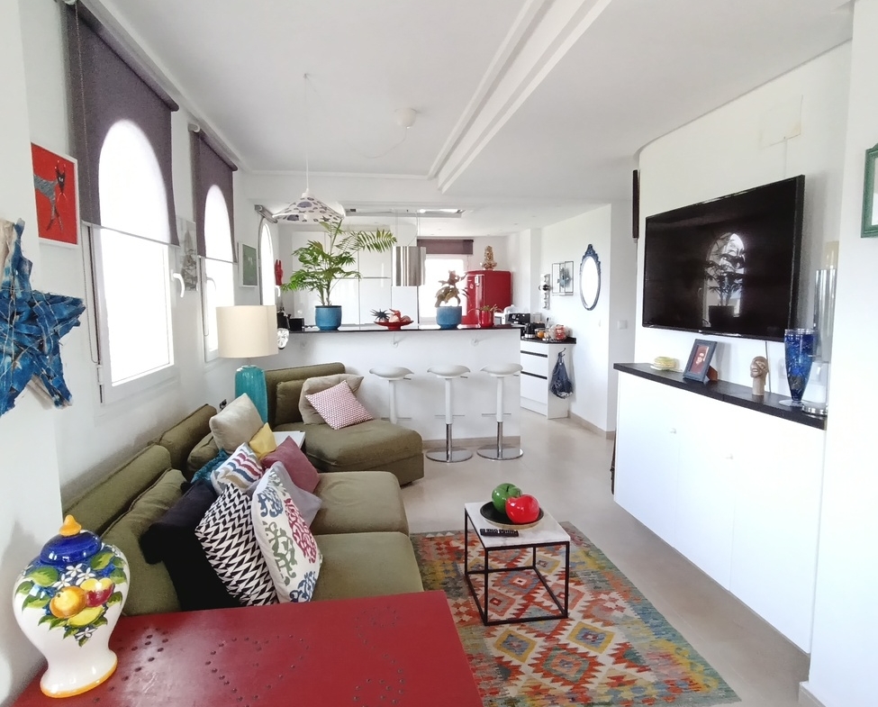 975