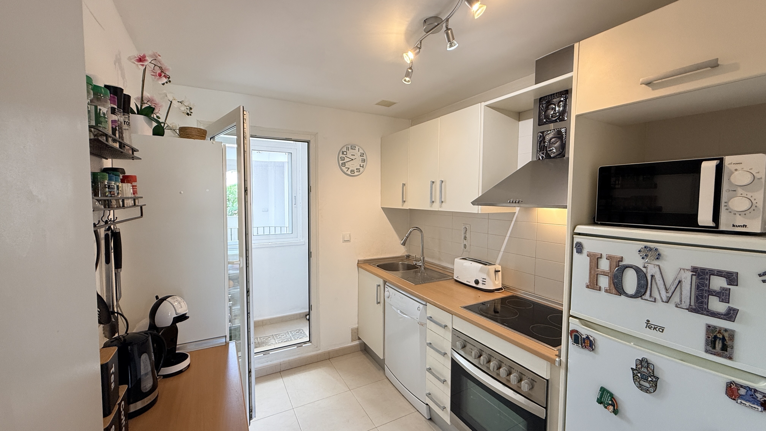 South Facing 2 Bed Ground Floor Apartment with Golf Views for Sale in Murcia