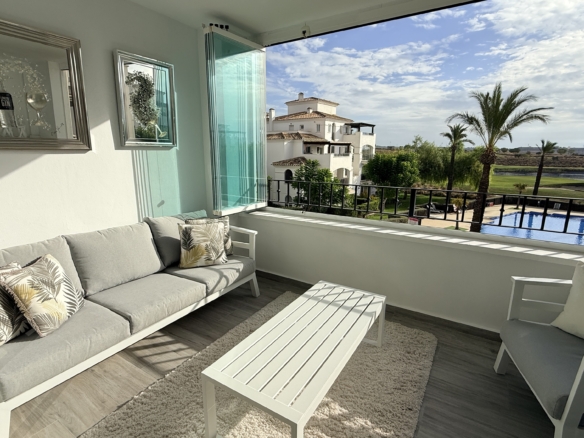 Proven Luxury: 2-Bed Golf Apartment with Glass Curtains Hacienda Riquelme
