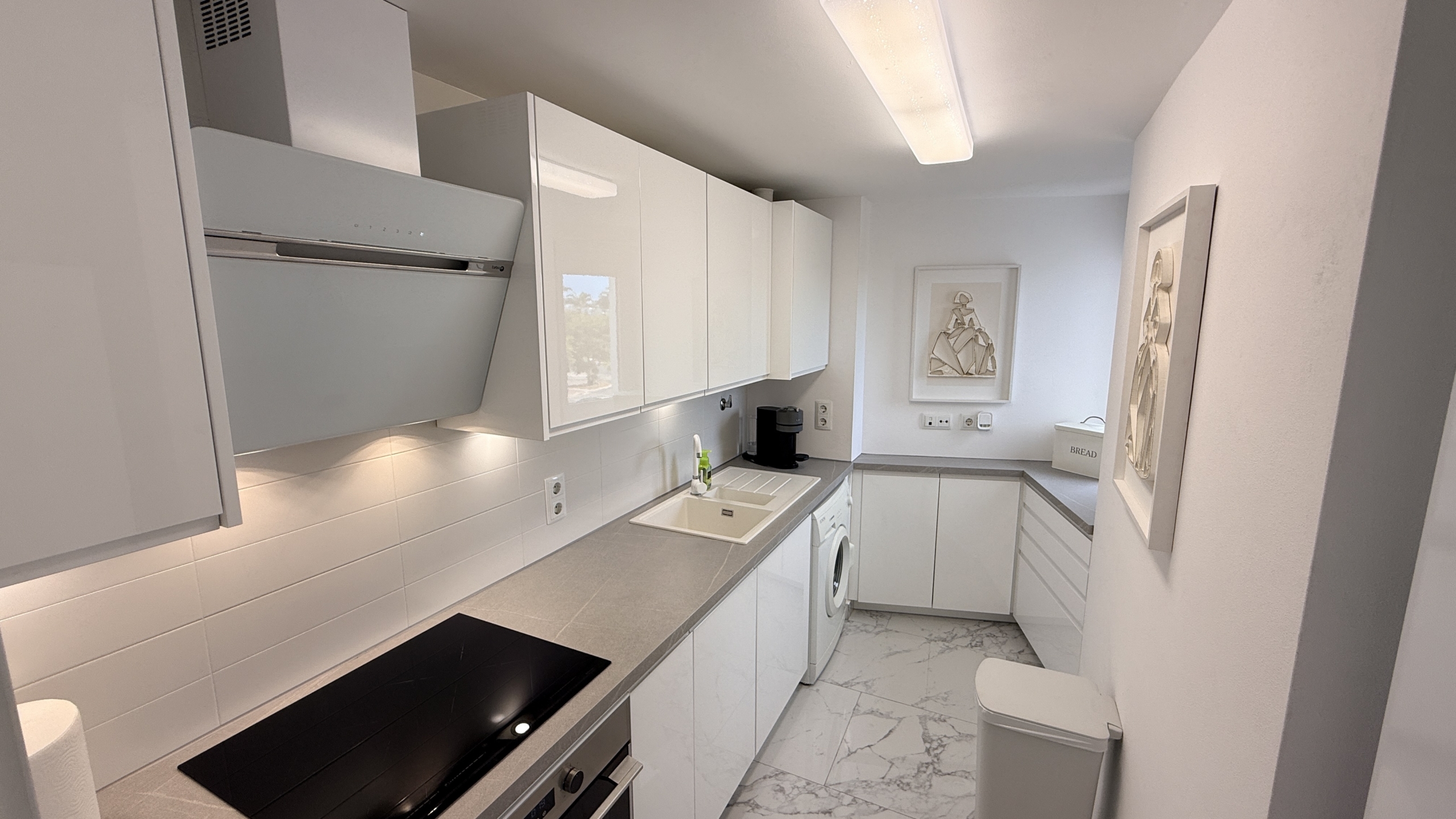 Proven Luxury: 2-Bed Golf Apartment with Glass Curtains Hacienda Riquelme