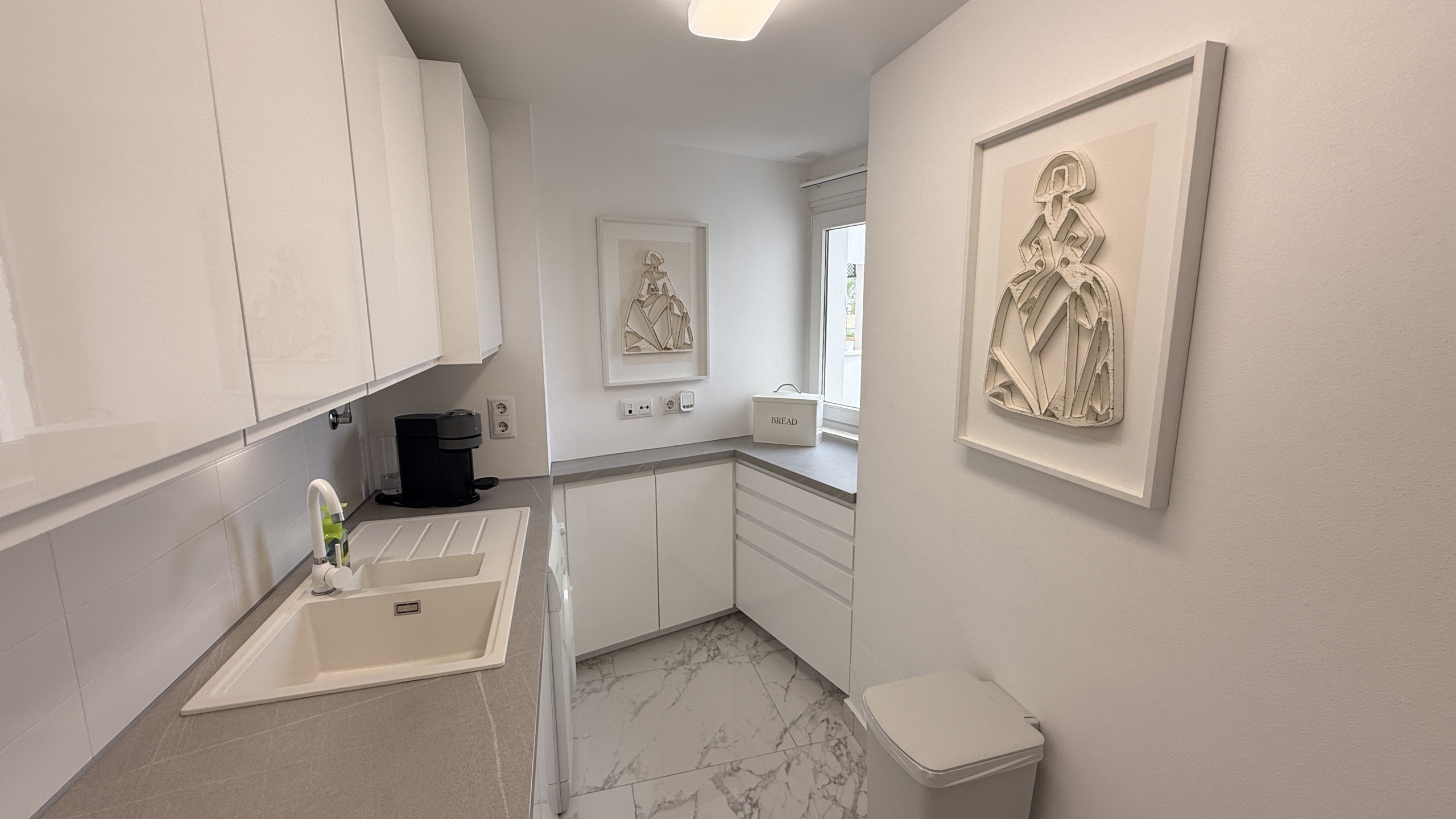 Proven Luxury: 2-Bed Golf Apartment with Glass Curtains Hacienda Riquelme